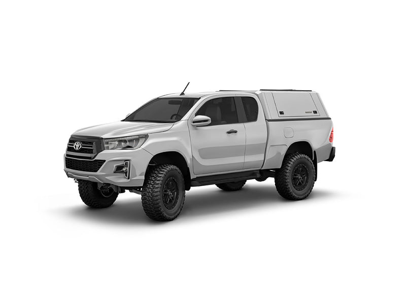 Hard top RSI SmartCap EVOc Commercial per Toyota Hilux 2026+ Extra Cab, vista anteriore 3/4 su sfondo bianco
