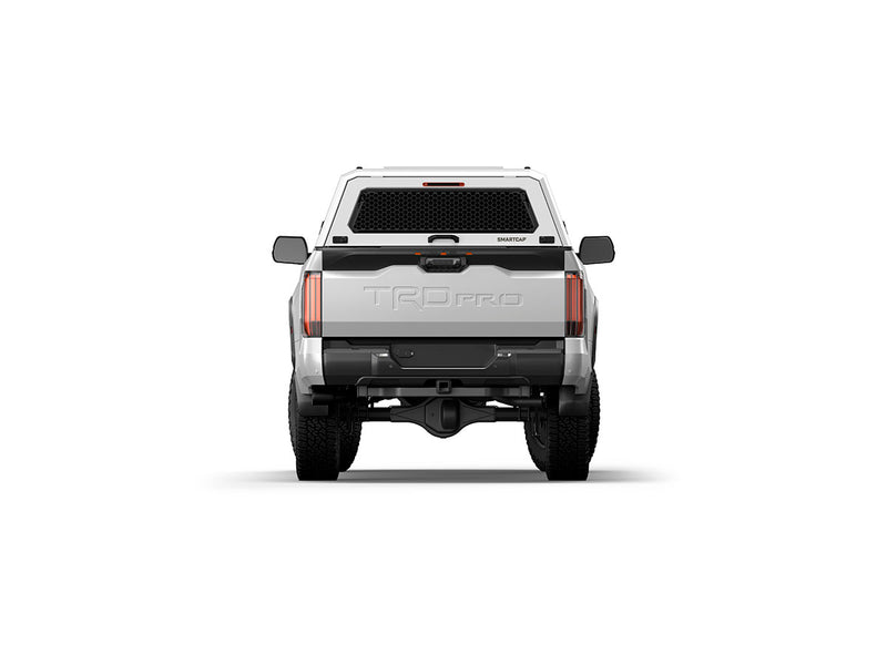 Hard top RSI SmartCap EVOc Commercial per Toyota Tacoma 2024+ Short Bed 5', vista posteriore su sfondo bianco