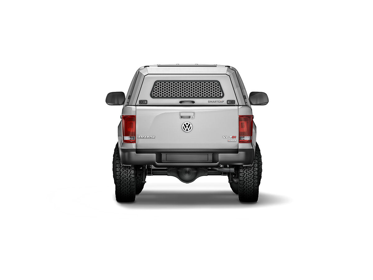 Hard top RSI SmartCap EVOc Commercial per Volkswagen Amarok 2010–2022 Double Cab, vista posteriore su sfondo bianco