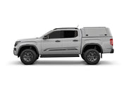 Hard top RSI SmartCap EVOc Commercial per Volkswagen Amarok 2023+ Double Cab, vista laterale su sfondo bianco