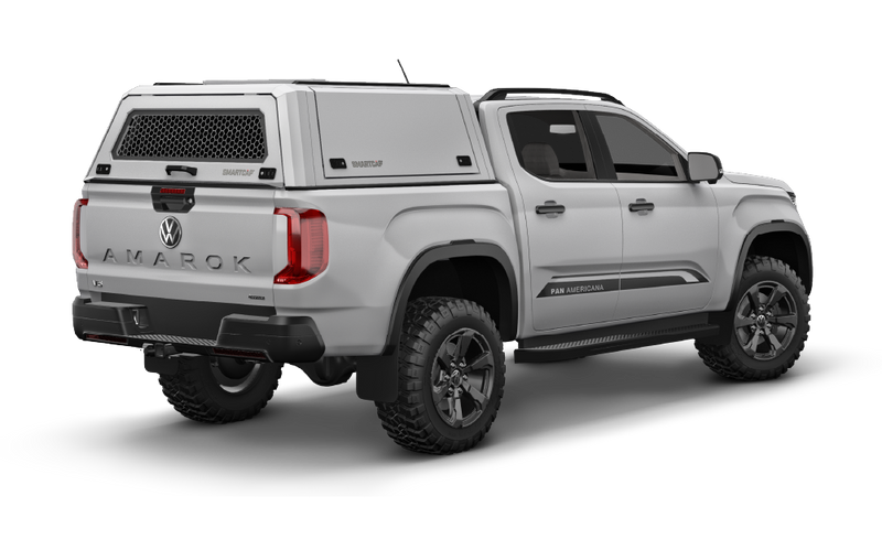 RSI SmartCap EVOc Commercial su Volkswagen Amarok 2023+, vista posteriore 3/4 su sfondo bianco
