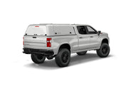 Hard top RSI SmartCap EVOd Defender per Chevrolet Silverado / GMC Sierra 1500 2019+ Standard Bed, vista posteriore 3/4 lato destro su sfondo bianco