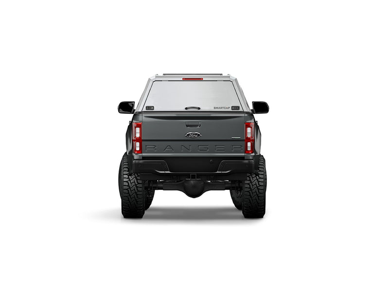 Hard top RSI SmartCap EVOd Defender per Ford Ranger 2012–2022 Double Cab, vista posteriore su sfondo bianco