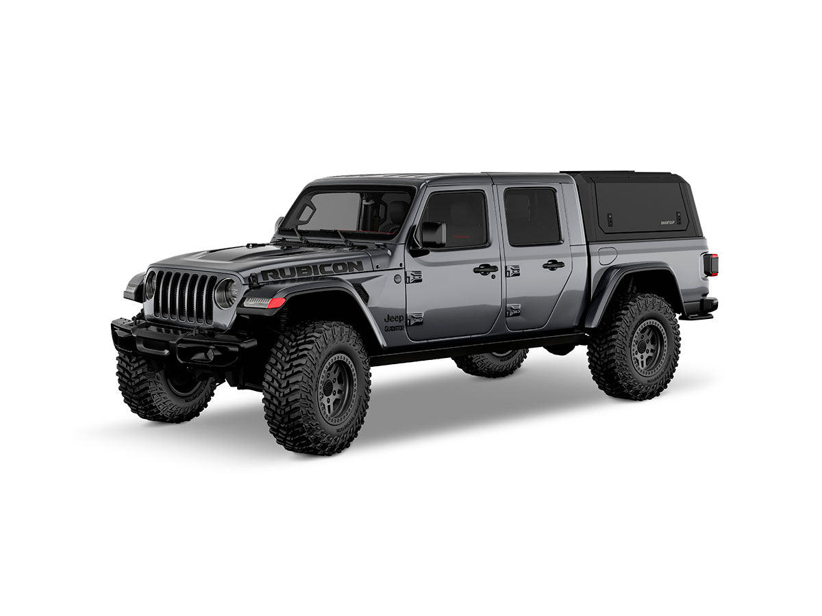 Hard top RSI SmartCap EVOd Defender per Jeep Gladiator 2019+, vista anteriore 3/4 su sfondo bianco