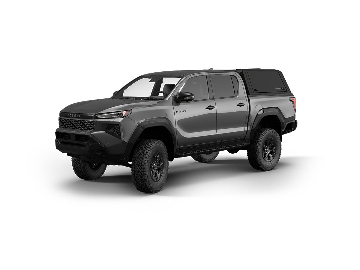 Hard top RSI SmartCap EVOd Defender per Toyota Hilux 2026+ Double Cab, vista anteriore 3/4 su sfondo bianco