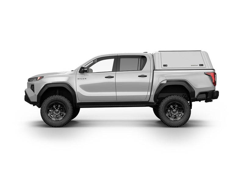 Hard top RSI SmartCap EVOd Defender per Toyota Hilux 2026+ Double Cab, vista laterale su sfondo bianco