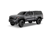 Hard top RSI SmartCap EVOd Defender per Toyota Tacoma 2024+ Standard Bed 6', vista anteriore 3/4 su sfondo bianco