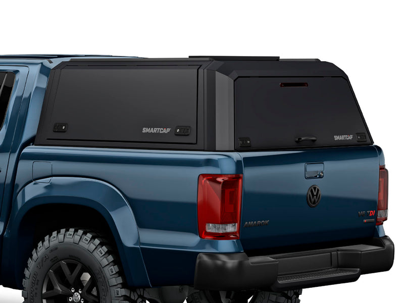 Hard top RSI SmartCap EVOd Defender per Volkswagen Amarok 2010–2022 Double Cab, vista posteriore 3/4 ravvicinata