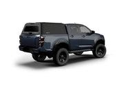 Hard top RSI SmartCap EVOh Hatchback per Isuzu D-Max 2020+ Double Cab, vista posteriore 3/4 lato destro su sfondo bianco