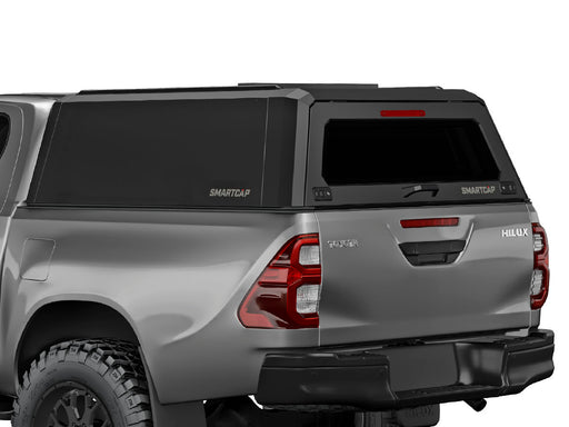 Hard top RSI SmartCap EVOh Hatchback per Toyota Hilux 2016–2025 Extra Cab, vista posteriore 3/4 ravvicinata