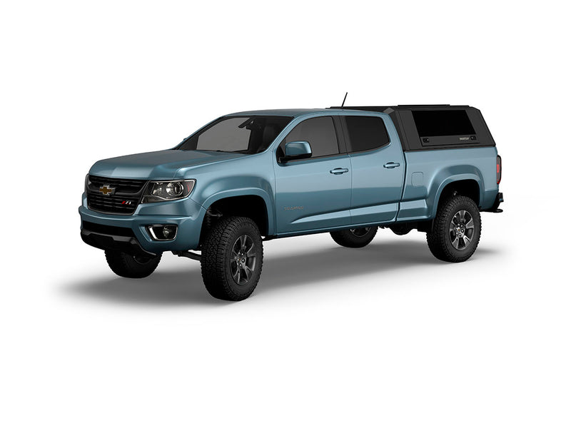 Hard top RSI SmartCap EVOs Sport per Chevrolet Colorado / GMC Canyon 2015–2022 Extended Cab 6', vista anteriore 3/4 su sfondo bianco