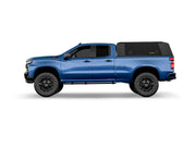 Hard top RSI SmartCap EVOs Sport per Chevrolet Silverado / GMC Sierra 1500 2019+ Standard Bed 6,5', vista laterale su sfondo bianco