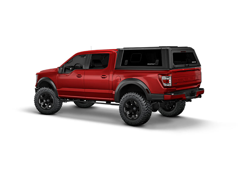 Hard top RSI SmartCap EVOs Sport per Ford F-150 2015–2020 Short Bed 5,5', vista posteriore 3/4 su sfondo bianco