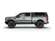 Hard top RSI SmartCap EVOs Sport per Ford F-150 2015–2020 Standard Bed 6,5', vista laterale su sfondo bianco