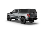 Hard top RSI SmartCap EVOs Sport per Ford F-150 2015–2020 Standard Bed 6,5', vista posteriore 3/4 su sfondo bianco