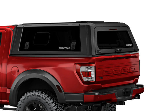 Hard top RSI SmartCap EVOs Sport per Ford F-150 2021+ Short Bed 5,5', vista posteriore 3/4 ravvicinata