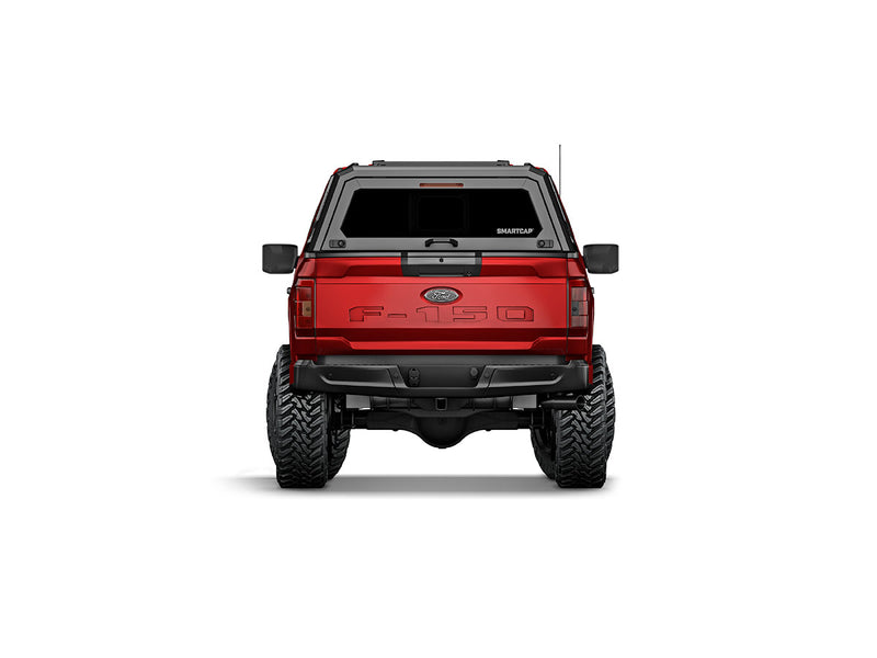 Hard top RSI SmartCap EVOs Sport per Ford F-150 2021+ Standard Bed 6,5', vista posteriore su sfondo bianco