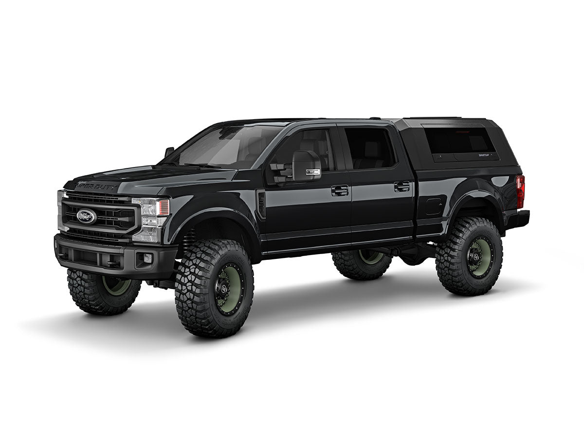 Hard top RSI SmartCap EVOs Sport per Ford F-250 / F-350 Super Duty 2017–2022, vista anteriore 3/4 su sfondo bianco