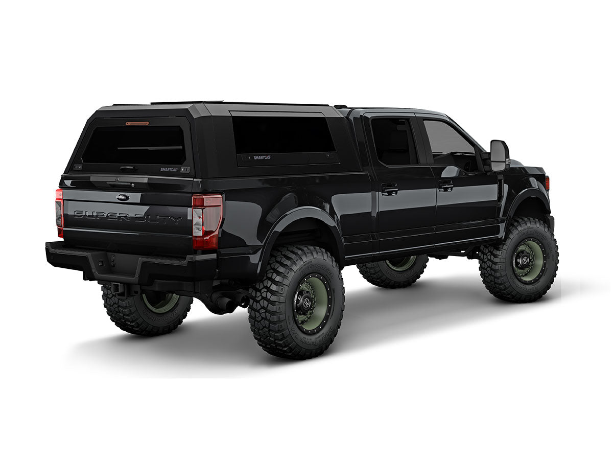 Hard top RSI SmartCap EVOs Sport per Ford F-250 / F-350 Super Duty 2017–2022, vista posteriore 3/4 lato destro su sfondo bianco