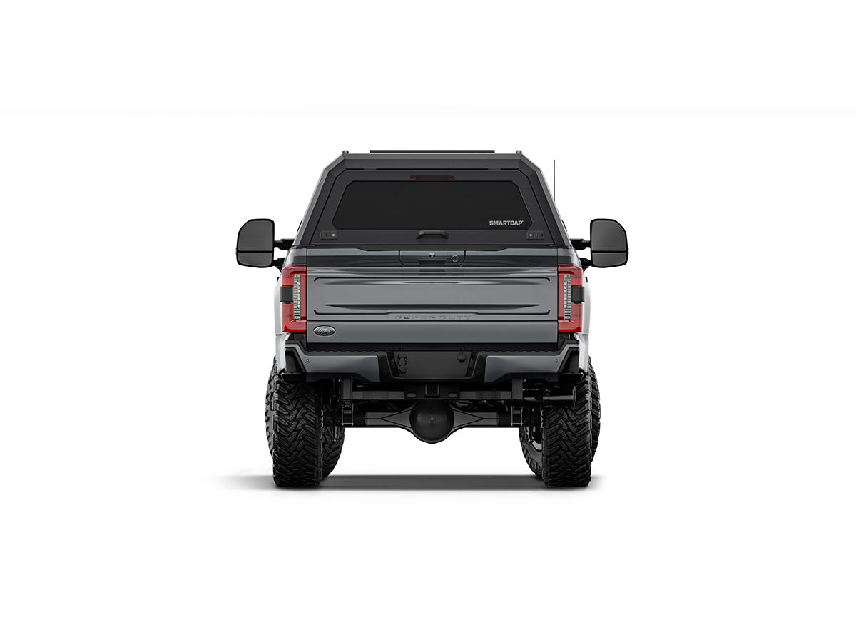 Hard top RSI SmartCap EVOs Sport per Ford F-250 / F-350 Super Duty 2023+, vista posteriore su sfondo bianco