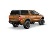 Hard top RSI SmartCap EVOs Sport per Ford Ranger 2012–2022 Double Cab, vista posteriore 3/4 lato destro su sfondo bianco