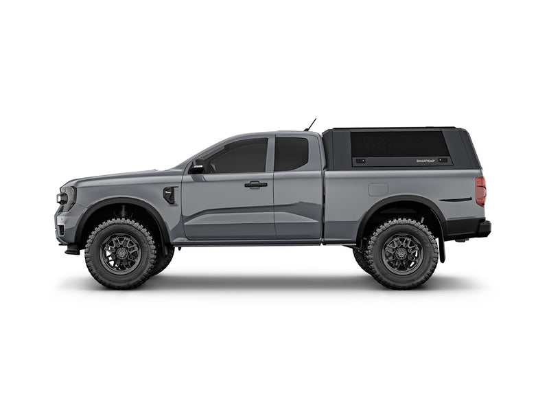 Hard top RSI SmartCap EVOs Sport per Ford Ranger 2012–2022 Extra Cab, vista laterale su sfondo bianco