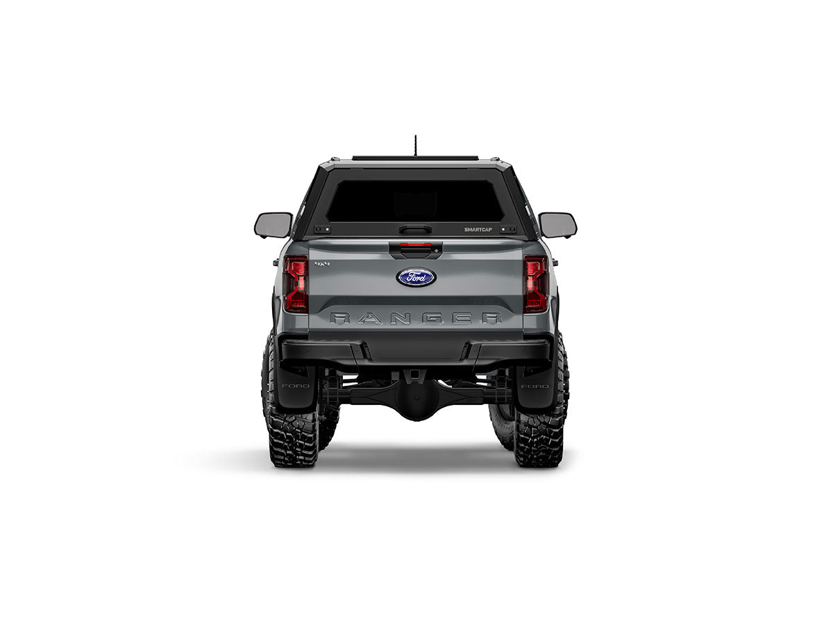 Hard top RSI SmartCap EVOs Sport per Ford Ranger 2023+ Extra Cab, vista posteriore su sfondo bianco