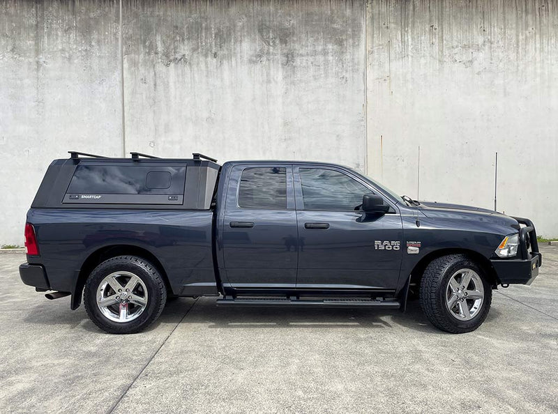 Hard top RSI SmartCap EVOs Sport montato su RAM 1500 DS 2009+ Short Bed, foto reale