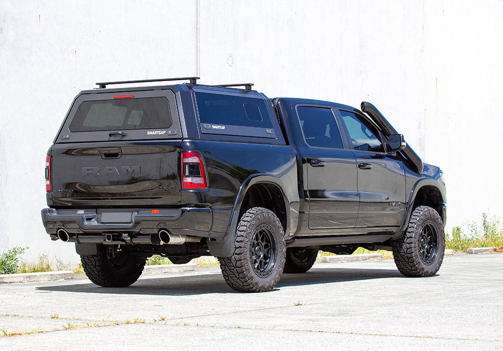 Hard top RSI SmartCap EVOs Sport montato su RAM 1500 DS 2009+ Short Bed, foto reale