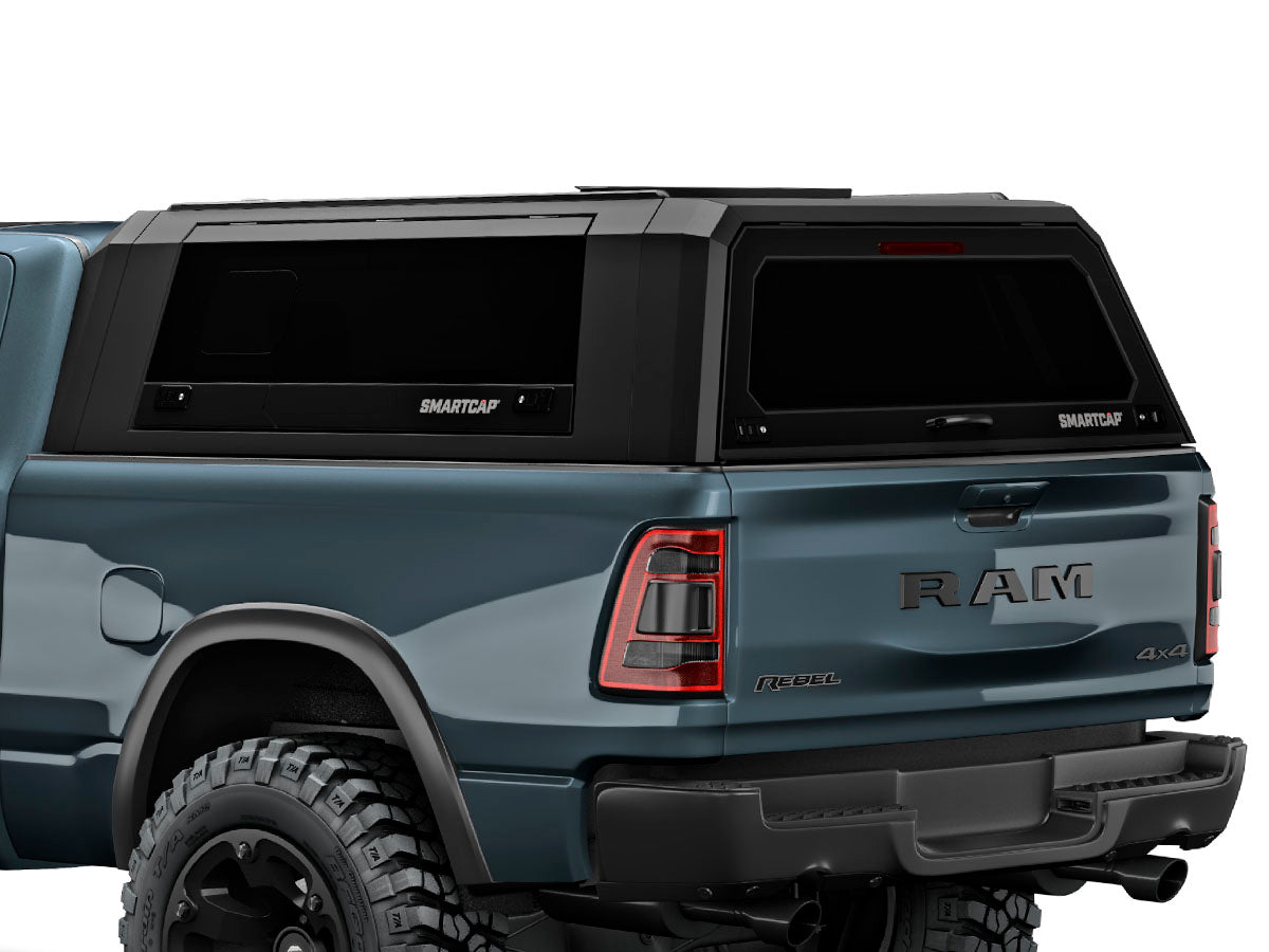 Hard top RSI SmartCap EVOs Sport per RAM, vista posteriore 3/4 ravvicinata