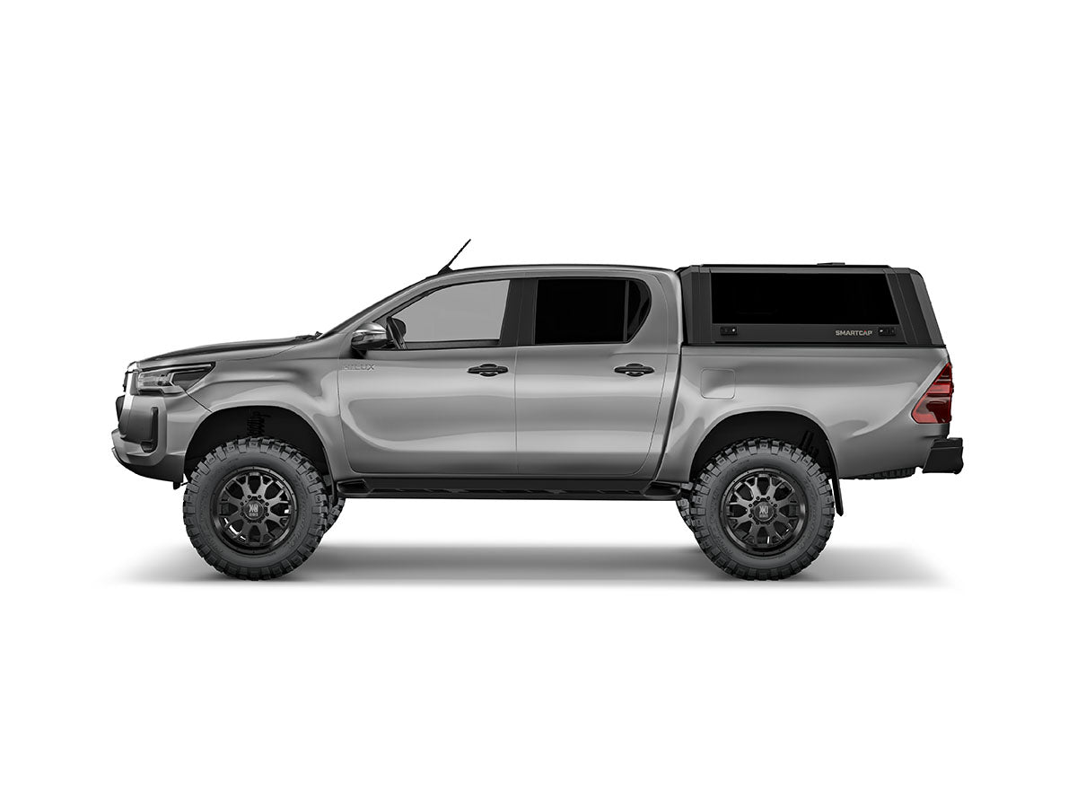 Hard top RSI SmartCap EVOs Sport per Toyota Hilux 2016–2025 Double Cab, vista laterale su sfondo bianco