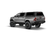 Hard top RSI SmartCap EVOs Sport per Toyota Hilux 2016–2025 Double Cab, vista posteriore 3/4 su sfondo bianco
