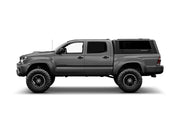 Hard top RSI SmartCap EVOs Sport per Toyota Tacoma 2005–2015 Short Bed 5', vista laterale su sfondo bianco