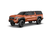 Hard top RSI SmartCap EVOs Sport per Toyota Tacoma 2024+ Short Bed 5', vista anteriore 3/4 su sfondo bianco