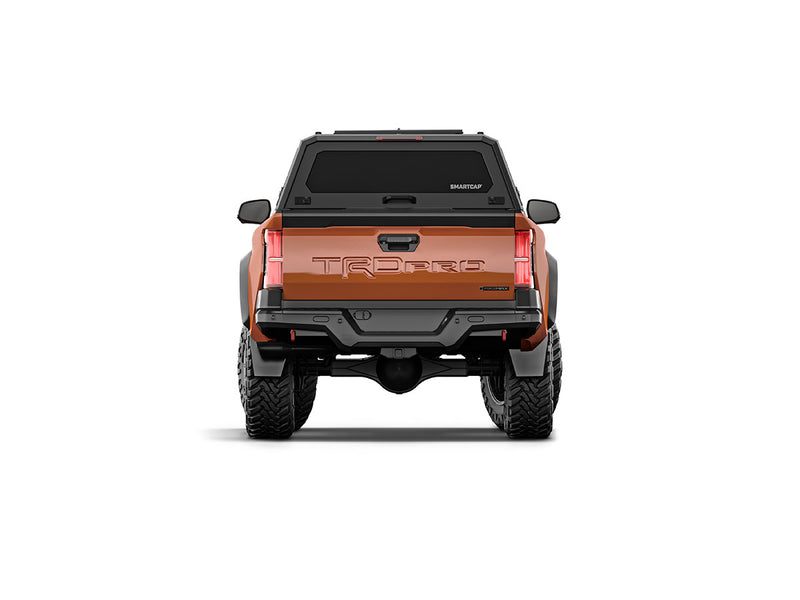 Hard top RSI SmartCap EVOs Sport per Toyota Tacoma 2024+ Short Bed 5', vista posteriore su sfondo bianco
