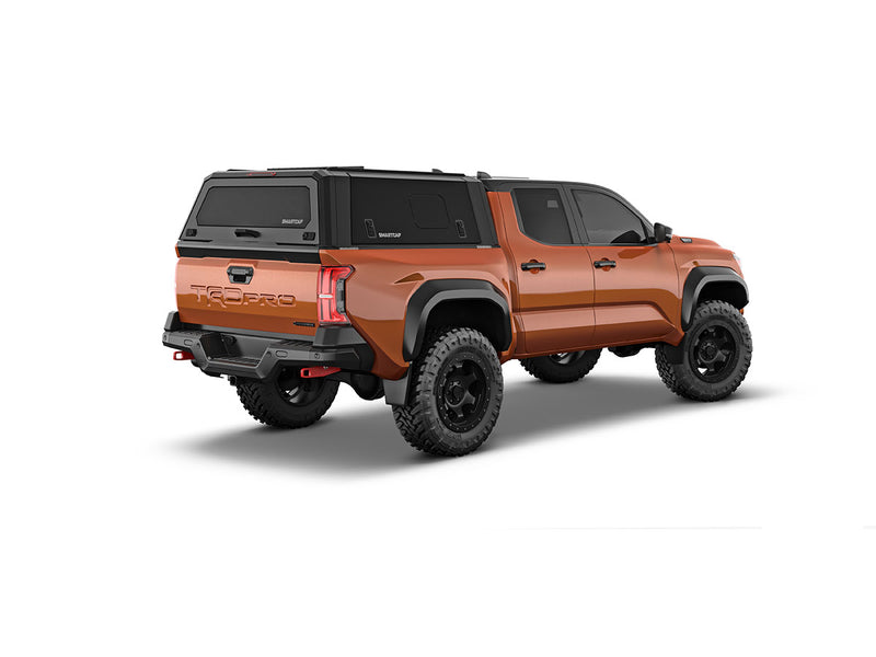 Hard top RSI SmartCap EVOs Sport per Toyota Tacoma 2024+ Short Bed 5', vista posteriore 3/4 lato destro su sfondo bianco