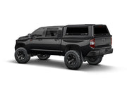 Hard top RSI SmartCap EVOs Sport per Toyota Tundra 2007–2021 Short Bed 5,5', vista posteriore 3/4 su sfondo bianco