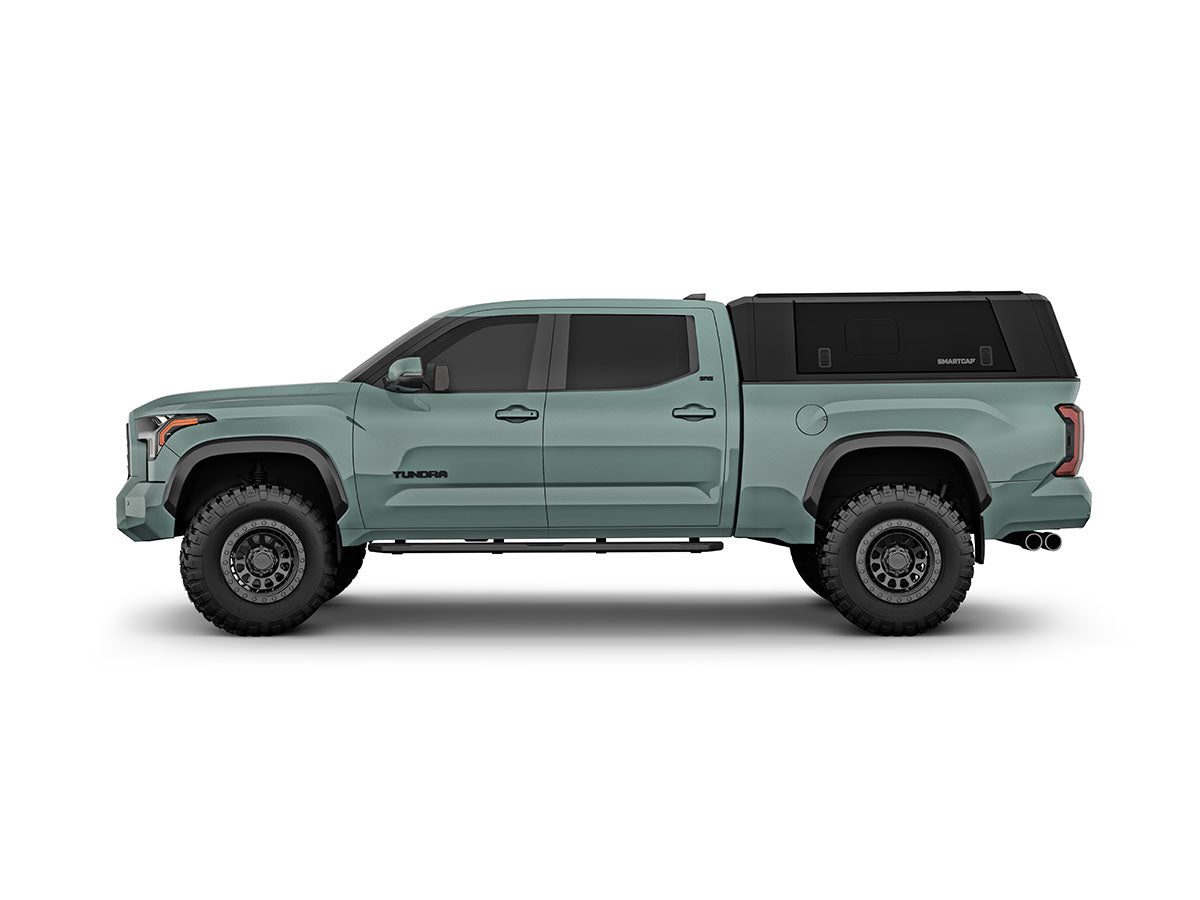 Hard top RSI SmartCap EVOs Sport per Toyota Tundra, vista laterale su sfondo bianco