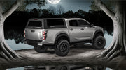 Isuzu D-Max con hard top RSI SmartCap in esterno notturno