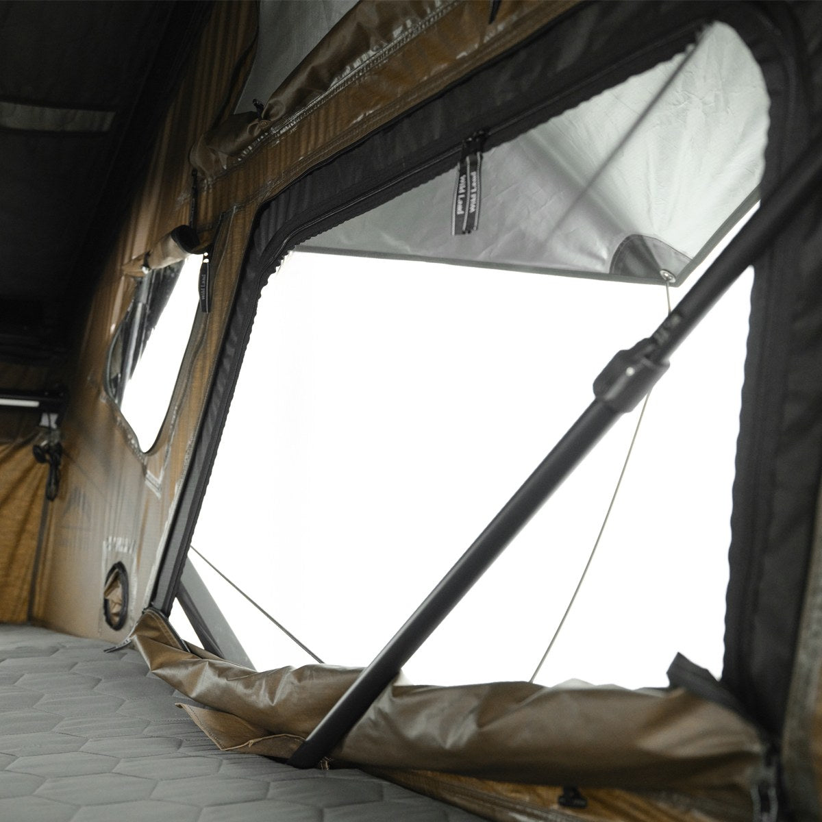 Wild Land Anduriña 130 – interno tenda