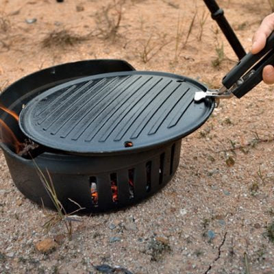 Wild Land set cucina da campo in ghisa (Dutch Oven) con treppiede – foto 6