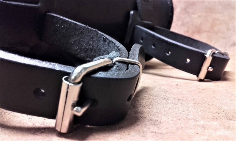RULLO "PACH" MEDIO ROTONDO PORTA ATTREZZI - FRANGIATO CON BORCHIE - NERO -