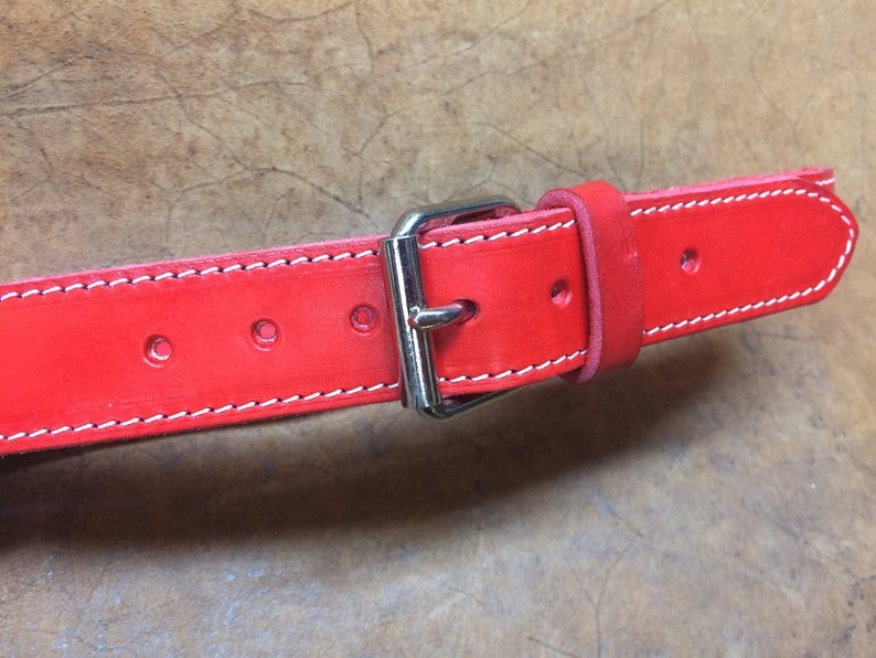 Collare e guizaglio per cane Modello San Bernardo in cuoio rosso e pelle bianca – immagine 4