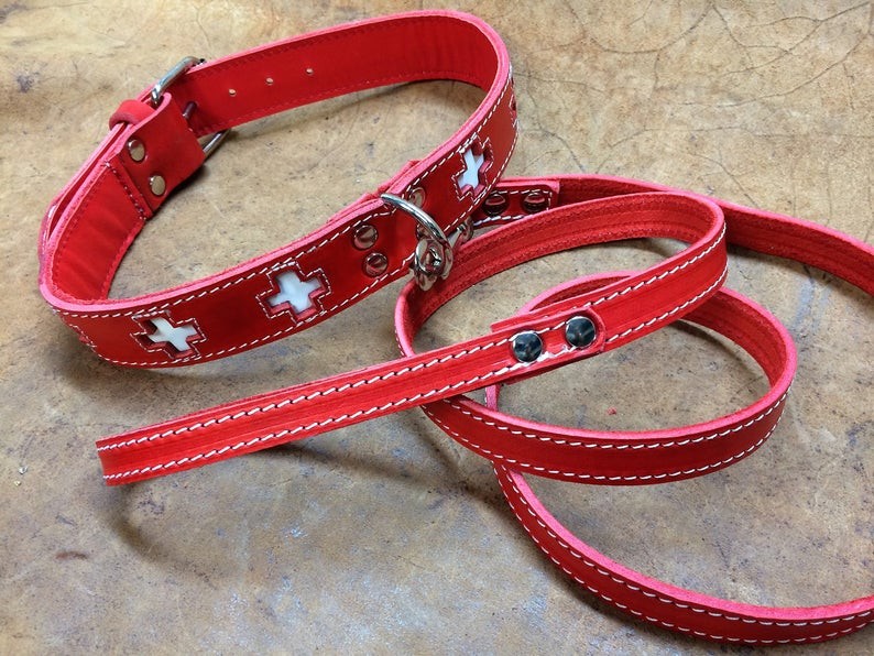 Collare e guizaglio per cane Modello San Bernardo in cuoio rosso e pelle bianca