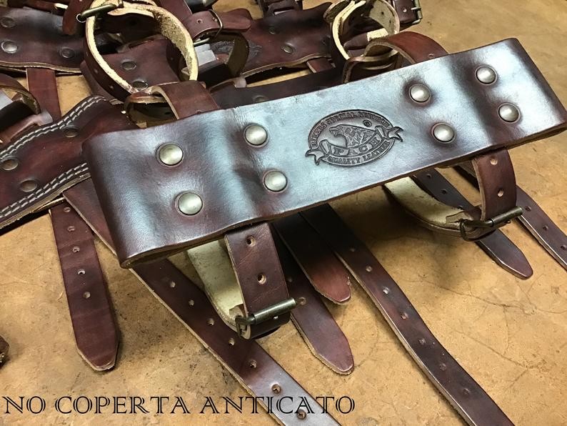 BLANKET HOLDER FOR MOTORCYCLES "PACH" LINE IN 4MM LEATHER 