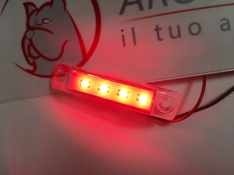 LUCE  A LED ROSSA  FORMA RETTANGOLARE PER AUTO - CAMION-FURGONI