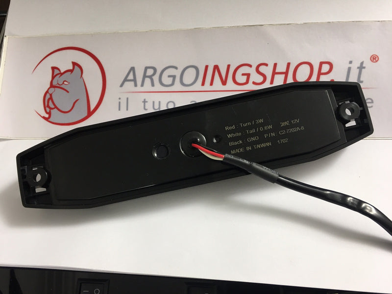 PILOTO TRASERO LED CON INTERMITENTE PARA COCHES Y VEHÍCULOS COMERCIALES